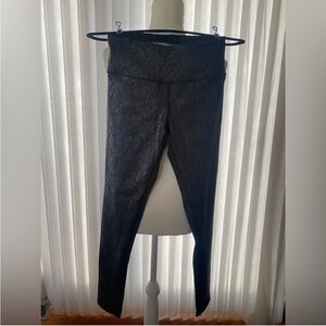 NWOT Victoria’s Secret Sport Snake Print Leggings
